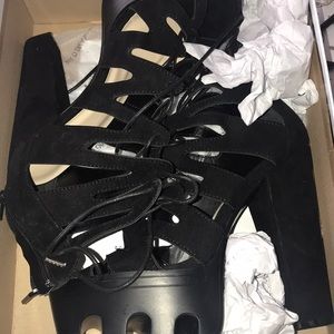 Black Vive Ziggy Platform Heel